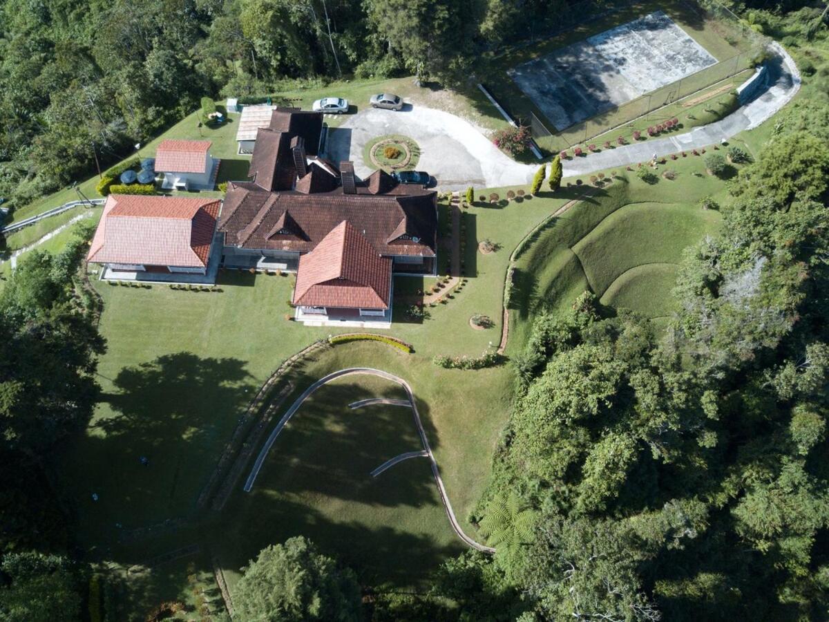 Bukit Lowick Bungalow Танах-Рата Экстерьер фото